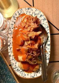 DoubleTree by Hilton Berlin Ku´damm - Vegane Currywurst mit Kartoffelschalencrunch